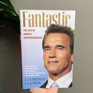 Biography 2005 Hardcover Novel Fantastic The Life of Arnold Schwarzenegger Book
